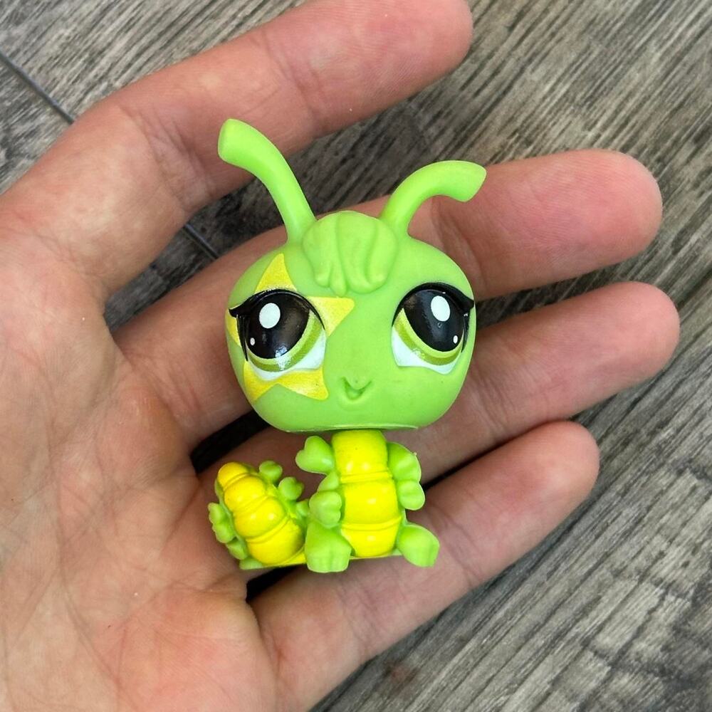 Vintage 2000s Y2K Littlest Pet Shop Green Toy Collectible
